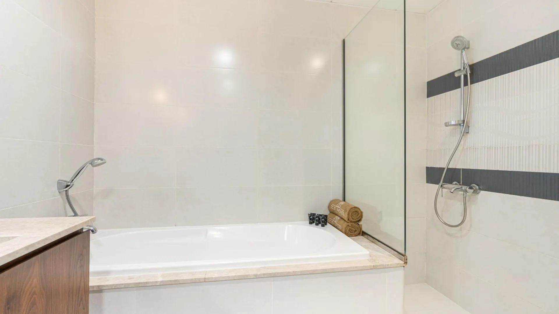 Palm Home Next To Nakheel Mall With Private Beach Dubai United Arab Emirates